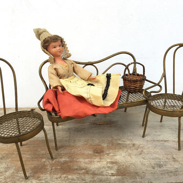 Vintage Dollhouse Wire Mesh Outdoor Bench And Chairs, Gold Settee, Fairy Garden Furniture, Miniatures 
