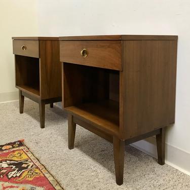 Pair of Vintage Stanley Brand Mid Century Modern MCM Table Stand with Brass Pulls with One Drawer 
