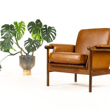Danish Modern / Mid Century Walnut Lounge Chair — Børge Søndergaard for Selig — Cognac leather 