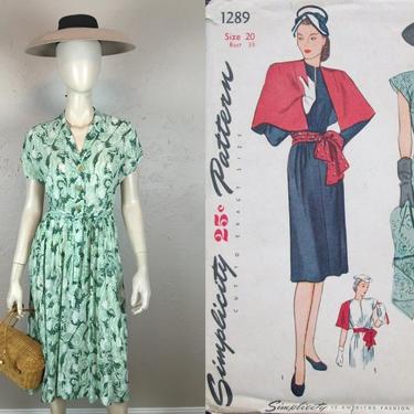 Simplistic She Was Not - Vintage 1940s Celadon &amp; Shades of Green Printed Swirls Rayon Dress - 6/8 