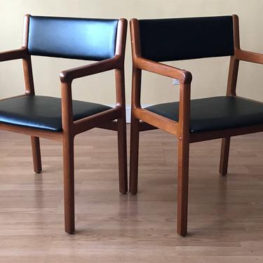 Set of two armchairs,  J.L. Møller Dining chairs, Mid Century Danish Modern teak dining chairs 
