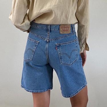 90s Levis jeans shorts / vintage Levis 550 red tab high waisted medium wash faded denim blue jean shorts | 30 W 