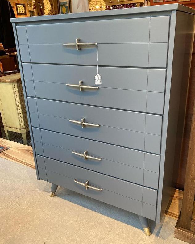 Stunning gray painted mid century chest of drawers. 5 drawers. 31” x 16” x 42.5” 
