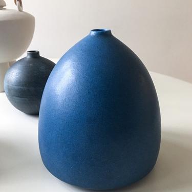 Edith Heath Style Bullet Shaped Vase Pottery Matte Glaze Italian design Blue 