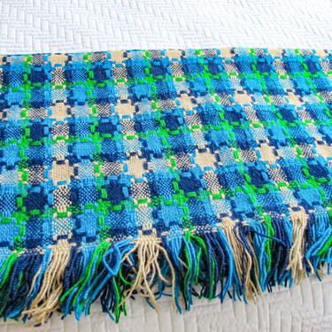 Pendleton Blue, Green and White Pinwheel style blanket 