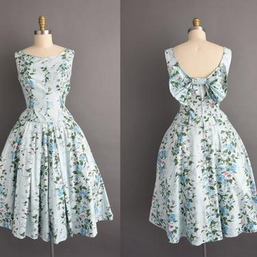 1950s vintage dress | Gorgeous Blue Rose Print Sweeping Full Skirt Polished Cotton Summer Dress | Small Medium | 50s dress 