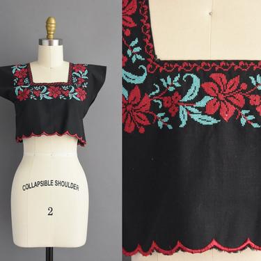 1960s vintage blouse | Adorable Jet Black Crop Top Summer Floral Embroidered Blouse | XS | 60s blouse 