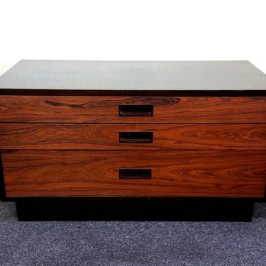 Harvey Probber Rosewood Chest / Commode 