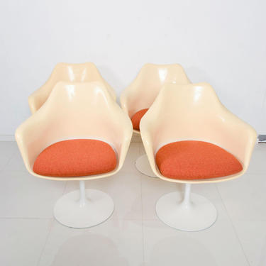 Vintage TULIP Dining Arm Chairs by Eero Saarinen in Orange KNOLL- Set of Four 