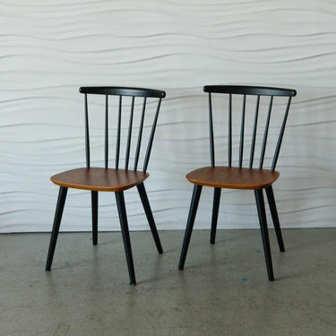 HA-NR Pair of Danish Side Chairs