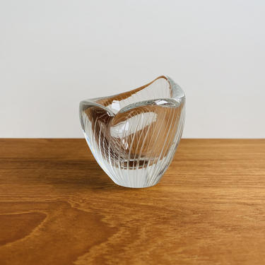 Mid-century Tapio Wirkkala signed Kantarelli bowl / 1947 design for Iittala Finland / hand-etched crystal glass vase 