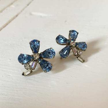 Vintage Light Blue Floral Rhinestone Screwback Earrings - 1960s 