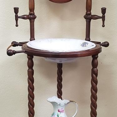 Item #KC1 Vintage American Victorian Style Wash Stand / Plant Stand c.1970s