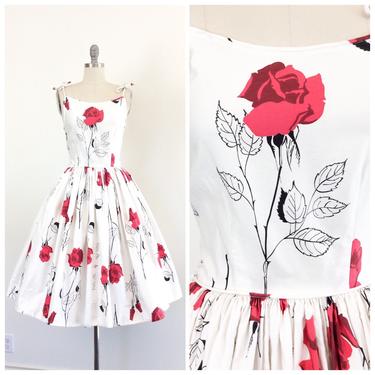 50s Long Stemmed Rose Print Sun Dress / 1950s Vintage Novelty Print Summer Dress / Small / Size 2 
