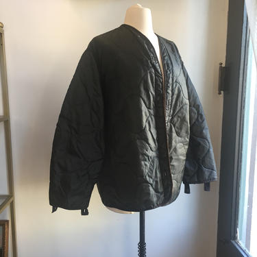 Cool Vintage Black QUILTED MILITARY Jacket LINER / Puffer Coat Style / M 