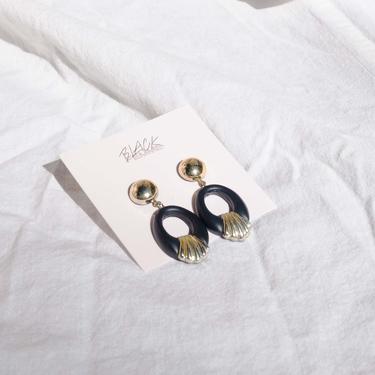 Vintage Goldtone and Black Plastic Earrings | THE RESORT COLLECTION 