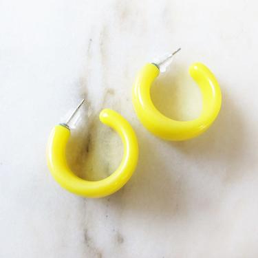 Vintage 70s Hoop Earrings - Small Yellow Plastic Chunky Hoops  - Small Vintage Hoop Earrings - Neon Earrings 