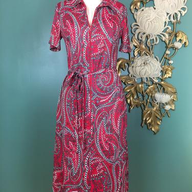 1960s dress, zip front, vintage 60s dress, paisley print, tie waist, jo-mor, red and gray, hankie print, vintage shift, mod, polyester, med 
