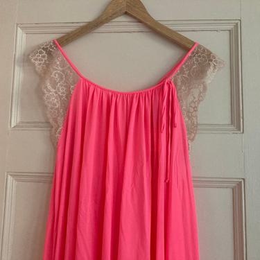 Vintage Lord &amp; Taylor Bright Pink Long Lace Nightgown Women’s Size L 