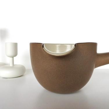 Vintage Heath Ceramics Pouring Bowl In Sandalwood, Modernist Handled Bowl By Edith Heath, Saulsalito California Pottery 