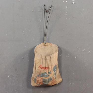 1950s Champion Stay-Open Clothespin Bag