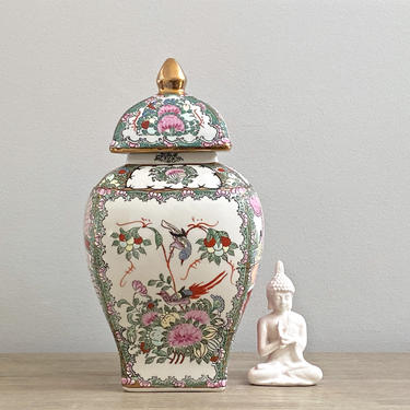 Chinese Canton Porcelain Famille Rose Ginger Jar Square Cut Temple Mantle Jar 