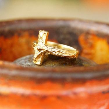 Vintage 14K Yellow Crucifix Ring, Embossed Gold Cross Ring, Wrap Around Crucifix Ring, Religious Jewelry, Jesus On The Cross, Size 7 1/2 US 