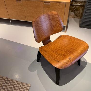 Early &amp; Rare Eames LCW Lounge Chair by Evans Products for Herman Miller