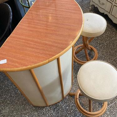 Mid century 3 piece bar set! Bar is 37” x 19.5” x 40” Stools are 13” x 28” one is not perfect.