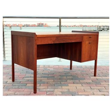 (SOLD) Mid Century Modern Walnut Desk by Jack Cartwright for Founders