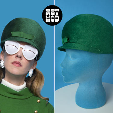 Sassy Vintage 60s Emerald Green Fuzzy Wool Mod Jockey Equestrian Bubble Hat 