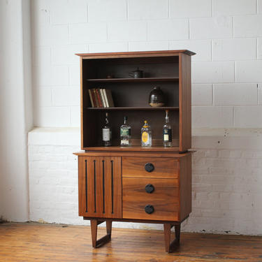 Restored Compact Mid Century Modern Walnut Bookshelf and Cabinet 