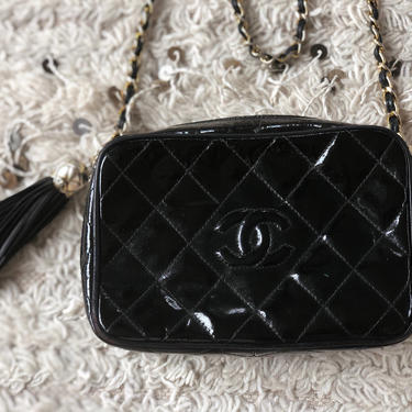 Vintage 90's CHANEL CC Turnlock Black Patent Leather Logo Quilted