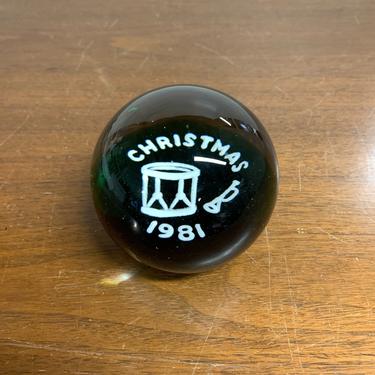 Vintage Wheaton Glass 1981 Christmas Paperweight TD Wheaton Signed 100 of 500 
