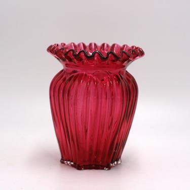 vintage fenton cranberry glass vase with ruffled edge 