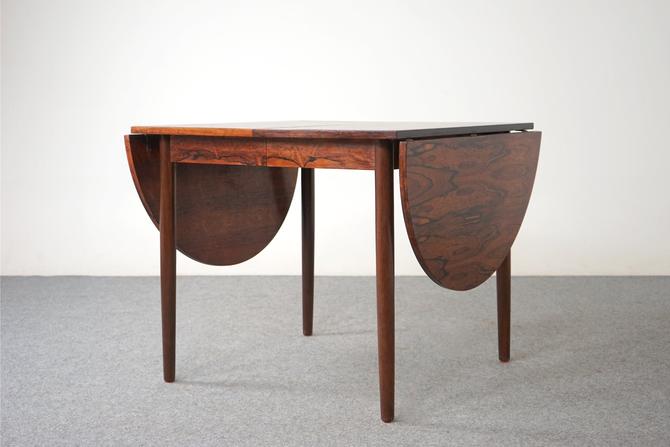 Danish Rosewood Extendable Dining Table - (320-085) 