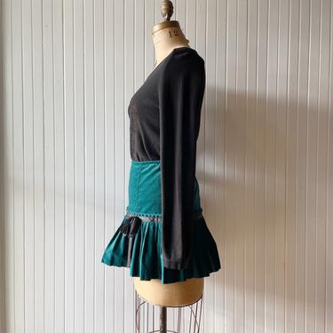 Vintage Y2K Betsey Johnson Velvet Pleated Micro Miniskirt Size 6
