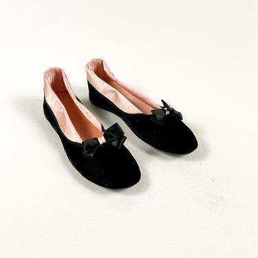 1930s / 40s Black Velvet Slippers / Pink Satin Bow / House Shoes / Bed Shoes / Size 8 / Antique / Boudoir / Flapper / Flats / 