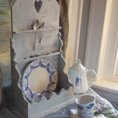 Vintage Cottage Farmhouse Distressed Wood Shabby Spoon Display Wooden Heart Box Poppy Cottage Painted Furniture 