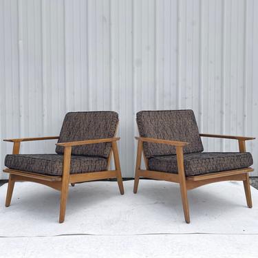 Pair Mid-Century Modern Lounge Chairs 