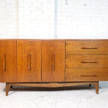 Vintage mcm 4 drawer credenza with sculptural details | Free delivery in NYC and Hudson Valley areas 