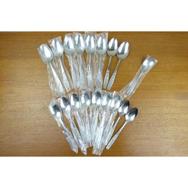Customcraft (18) Spoons Lot - Soup Teaspoon Sugar Spoons - NOS - CUS10 - Korea 