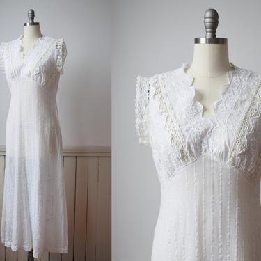Antique Cotton and Lace Nightgown Dress | M/L 