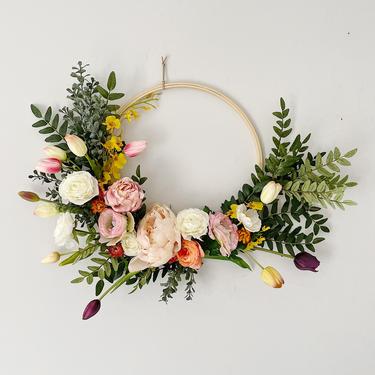 Modern Spring Hoop Wreath, Ranunculus, Peony bud and Forsythia, Spring hoop wreath, Minimalist spring decor 