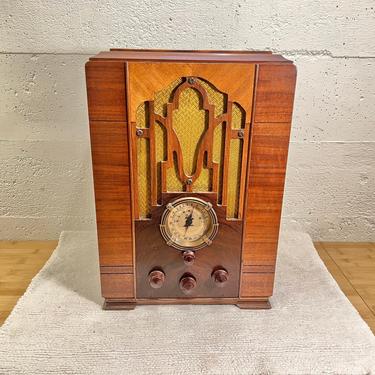 Restored 1935 Zenith 807 Tombstone AM/Shortwave/MP3 Radio 