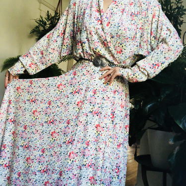 1940s batwing dolman sleeve goals cold rayon floral dressing gown WWII pinup rockabilly lounge dress 