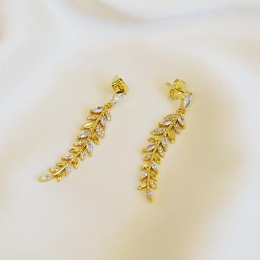 E017 18k gold leaf crystal dangle earring, gold earring, leaf earring, leaf dangle earring, plant earrings, crystal leaf earring, cz earring 