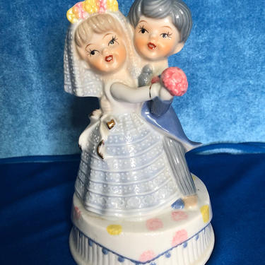 Vintage Figurine Bride and Groom Porcelain Dancing Couple, Cake Topper 