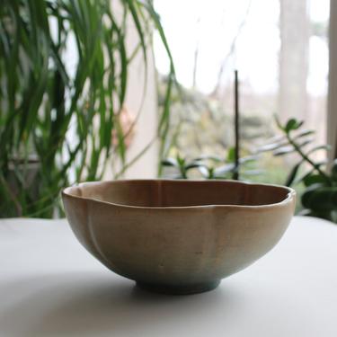Mid century modern petal bowl hand made ceramic jug town north carolina heathe pottery salad fruit bowl serving glazed flower earthenware 