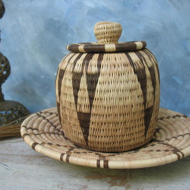 Vintage Zambia African Basket With Lid And Tray Woven Raffia Triangle Design Lidded Basket Container With Lid Artistic Basketry 
